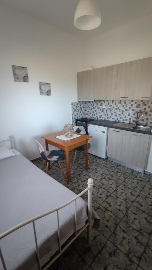 Tramonto Nel Delfini Apartment Kini Exterior photo