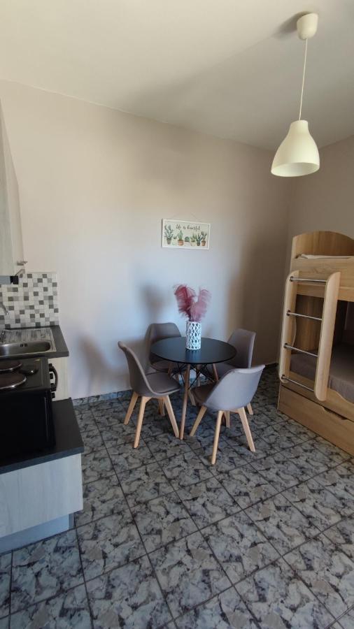 Tramonto Nel Delfini Apartment Kini Exterior photo