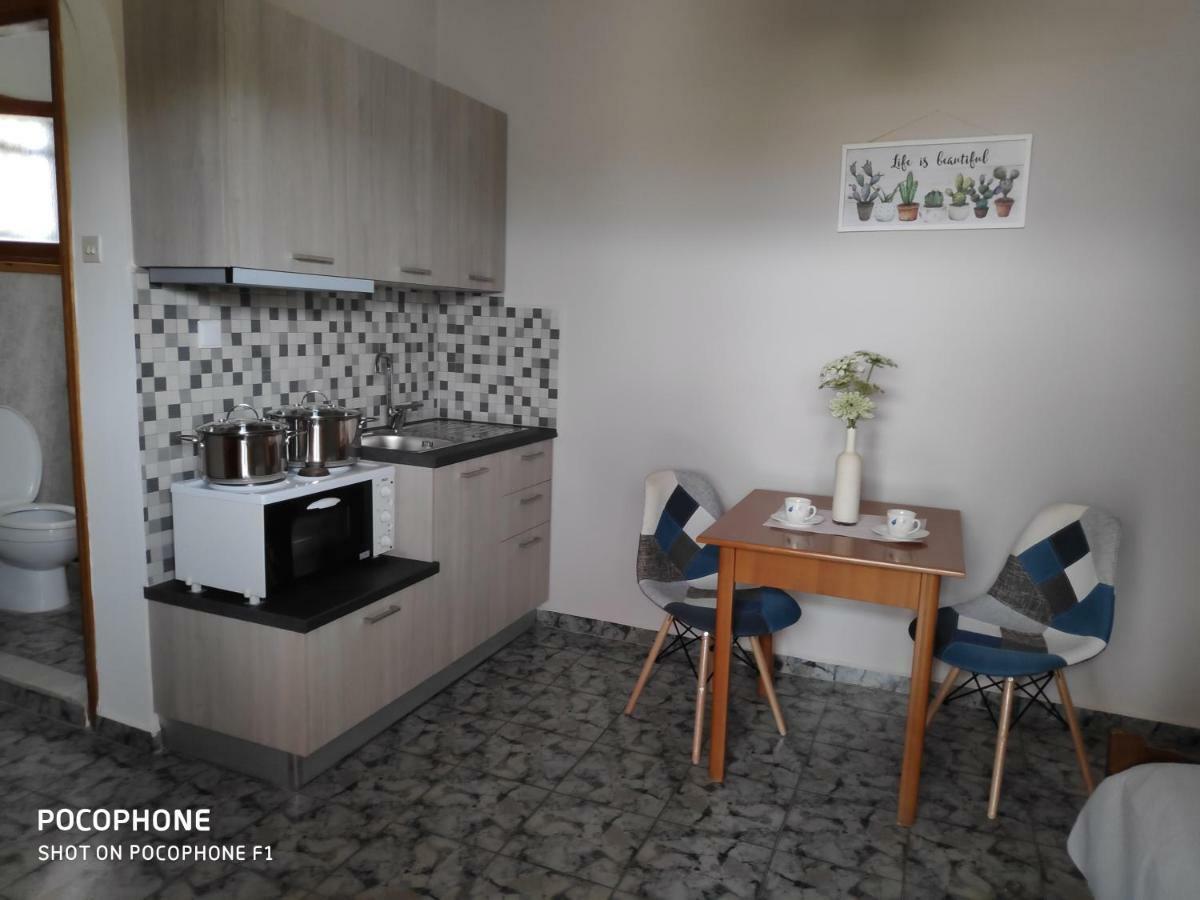 Tramonto Nel Delfini Apartment Kini Exterior photo